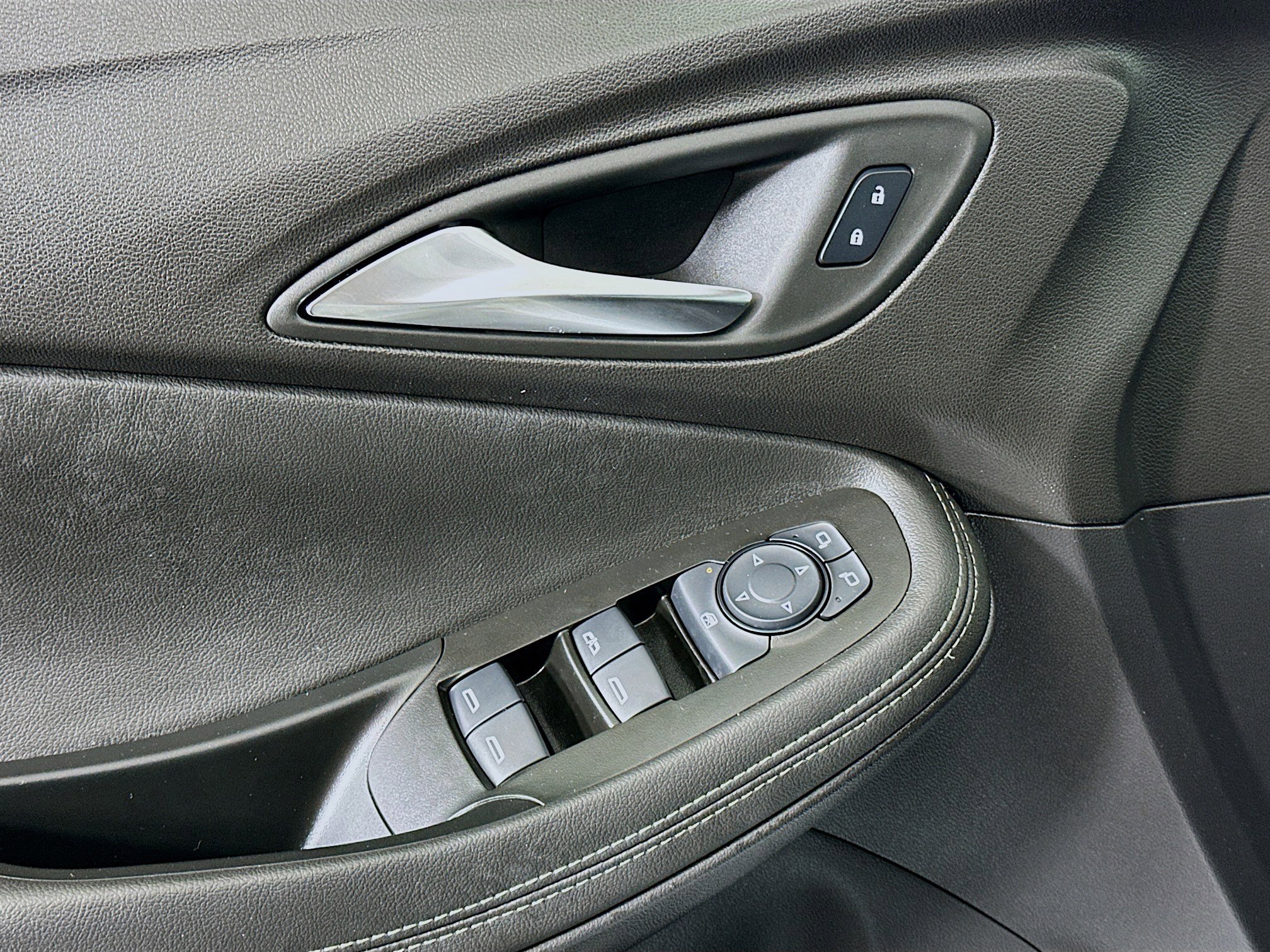 Used 2024 Buick Encore GX Preferred image 15