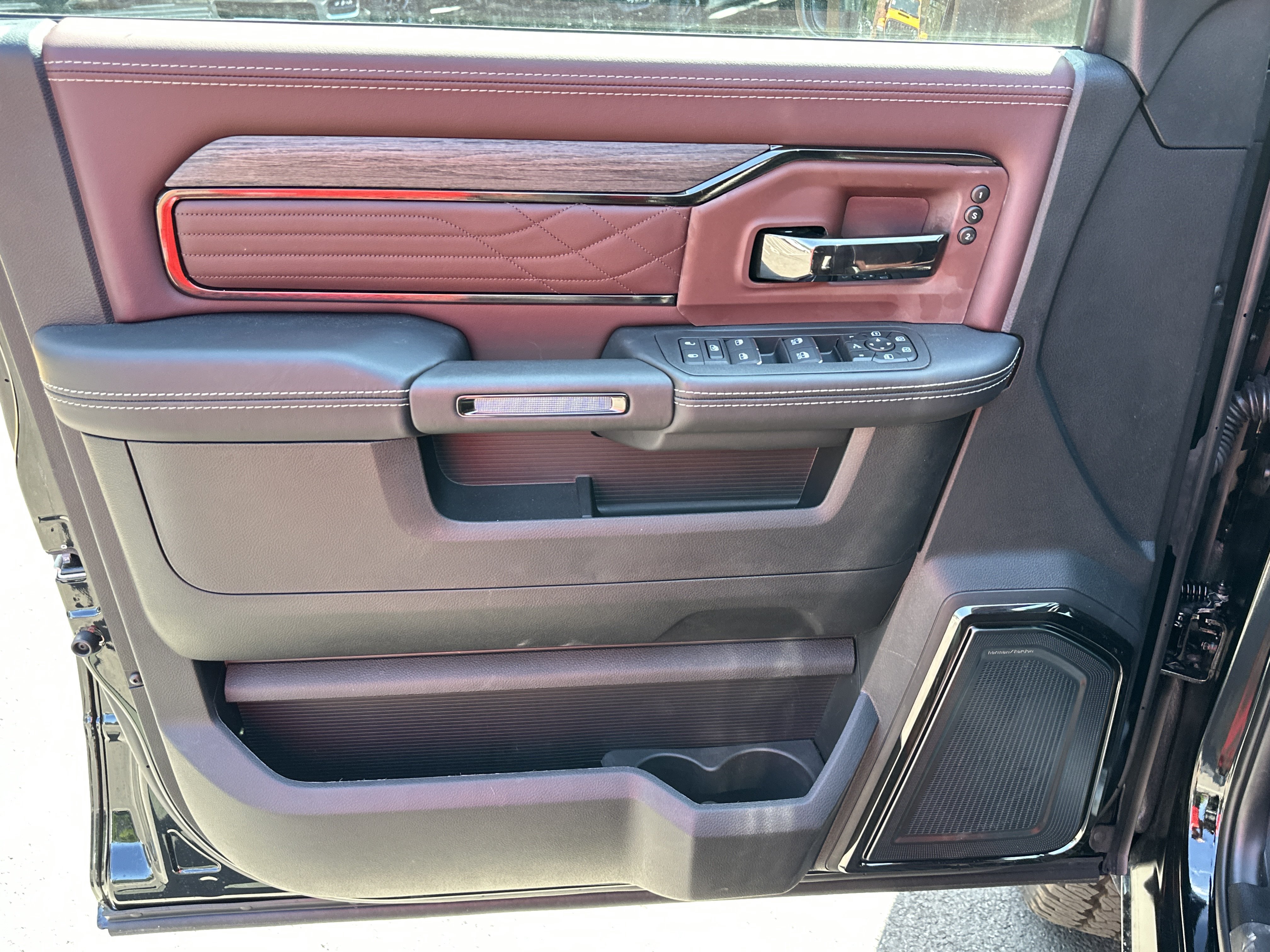 New 2026 RAM 2500 Limited AWD/4WD image 30