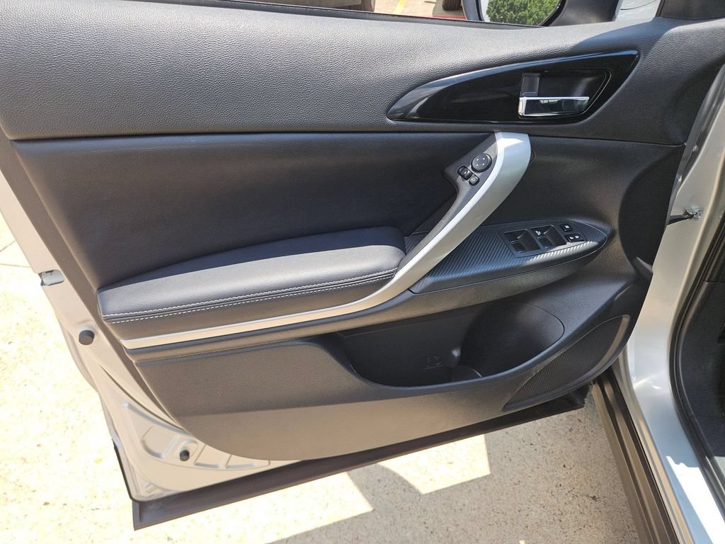 Used 2025 Mitsubishi Eclipse Cross SE AWD/4WD image 14