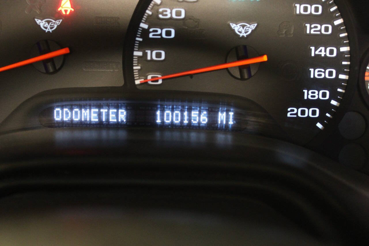 Used 2001 Chevrolet Corvette Coupe w/ Preferred Equipment Group2 RWD image 39