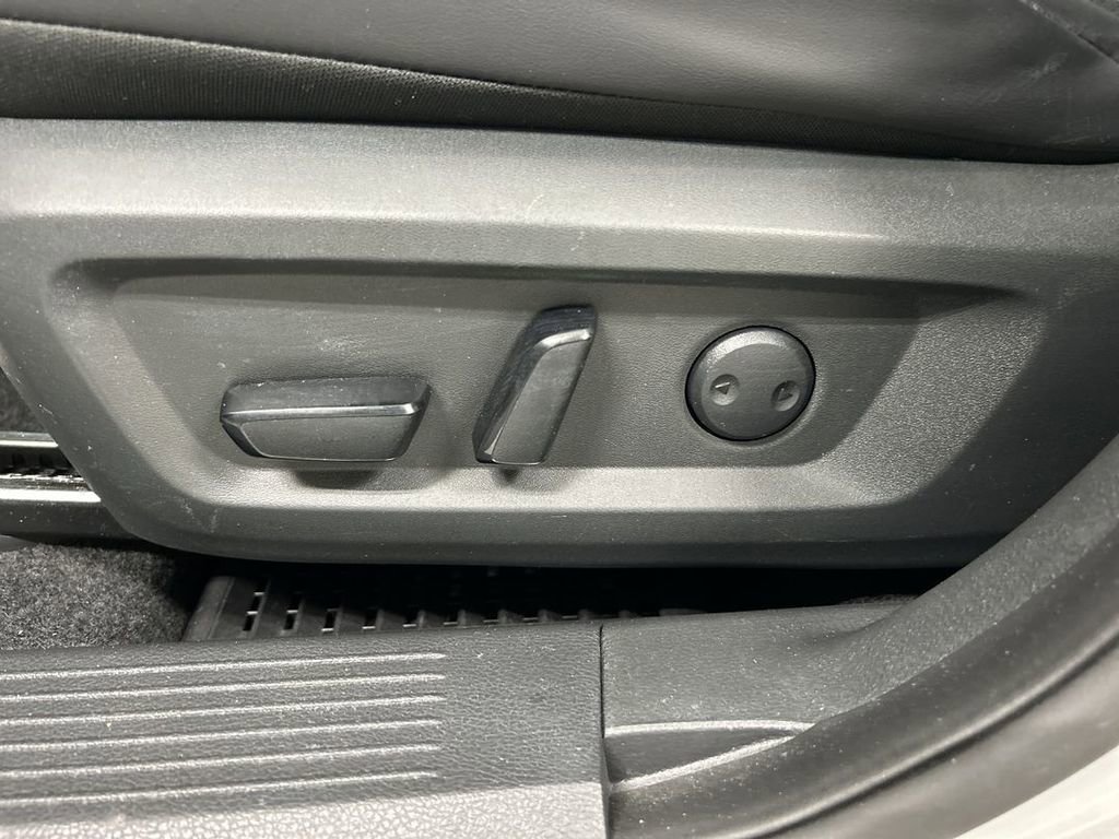 Used 2023 Nissan Rogue SV w/ SV Premium B Package image 10