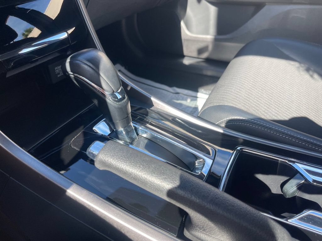 Used 2017 Honda Accord Sport image 17