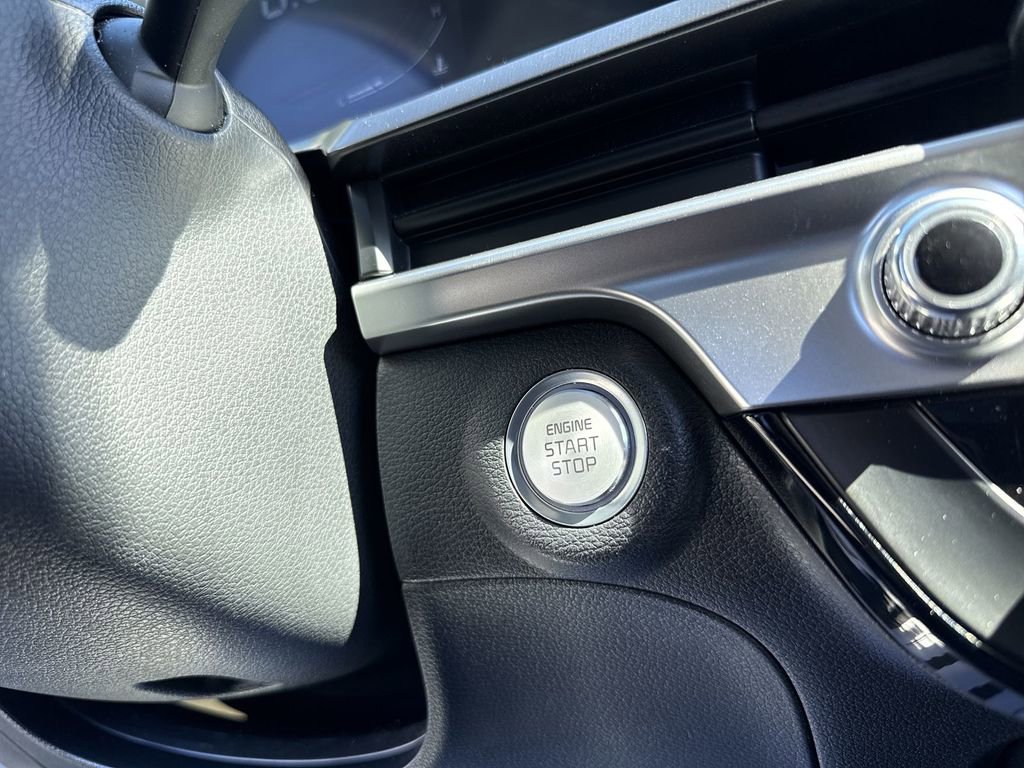 Used 2024 Kia Telluride LX image 15