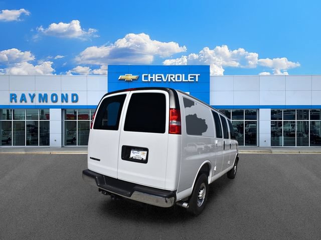 New 2025 Chevrolet Express 3500 w/ Driver Convenience Package RWD image 4