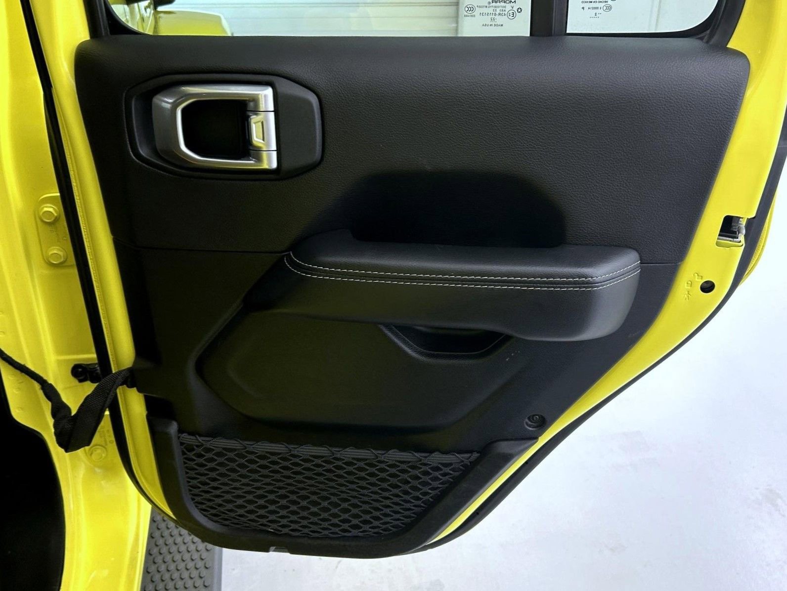 Used 2022 Jeep Wrangler Unlimited Sahara w/ Cold Weather Group image 17