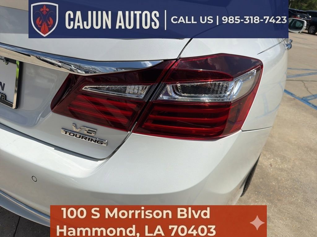 Used 2017 Honda Accord Touring image 9