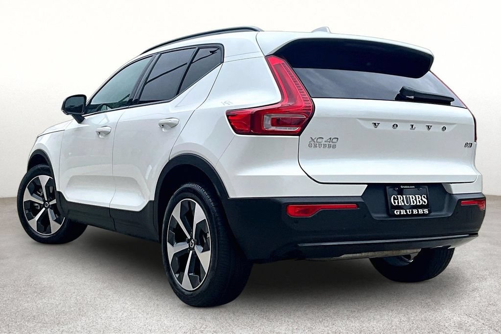 Certified 2026 Volvo XC40 B5 Plus AWD/4WD image 17