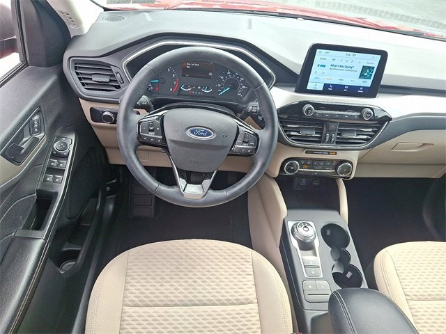 Used 2022 Ford Escape SE w/ Cold Weather Package image 2