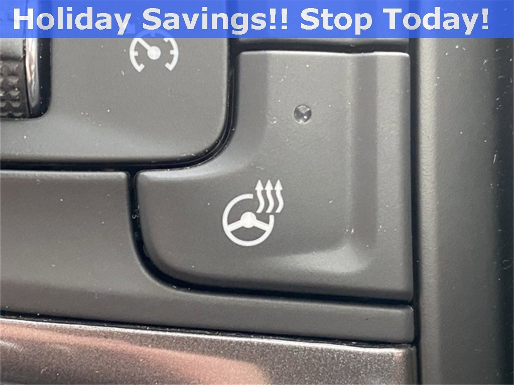 Used 2022 Chevrolet Suburban RST w/ Luxury Package image 13