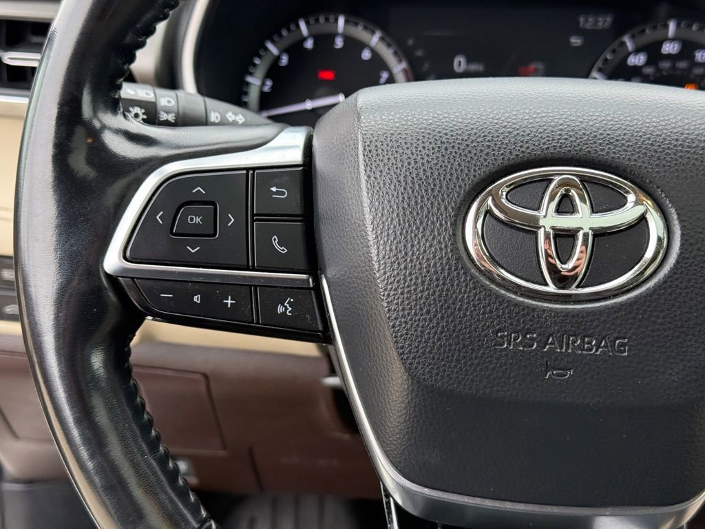 Used 2020 Toyota Highlander Limited image 15