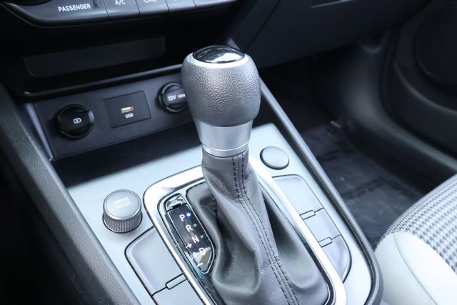 Used 2022 Hyundai Kona SE image 28