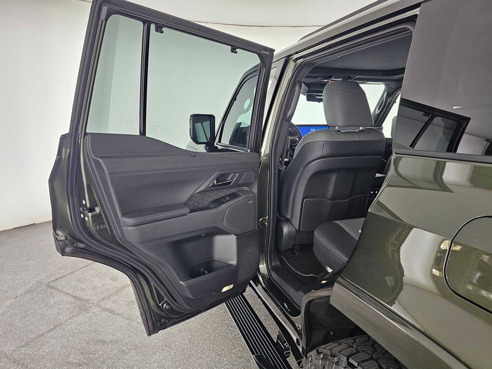 Used 2025 Lexus GX 550 w/ Accessory Package (31) image 17