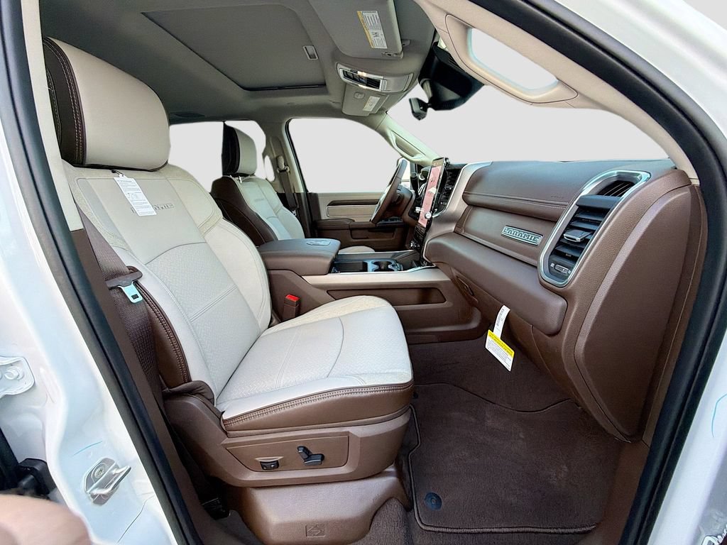 New 2026 RAM 3500 Laramie AWD/4WD image 14