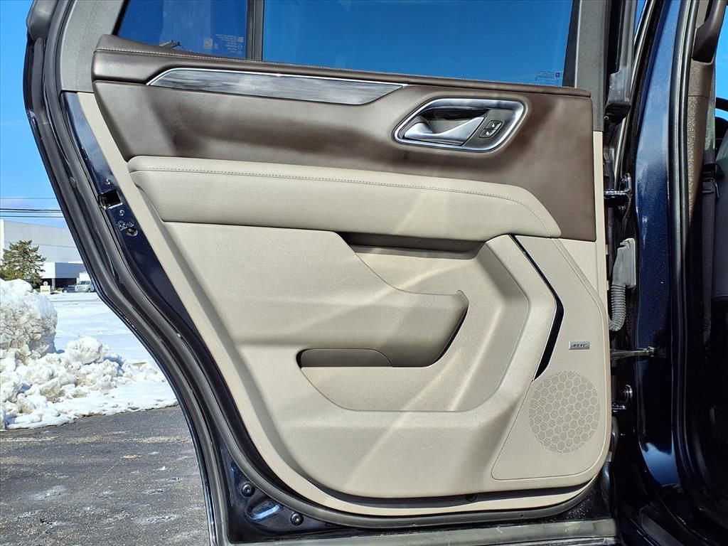 Certified 2023 GMC Yukon SLT w/ SLT Luxury Package image 27