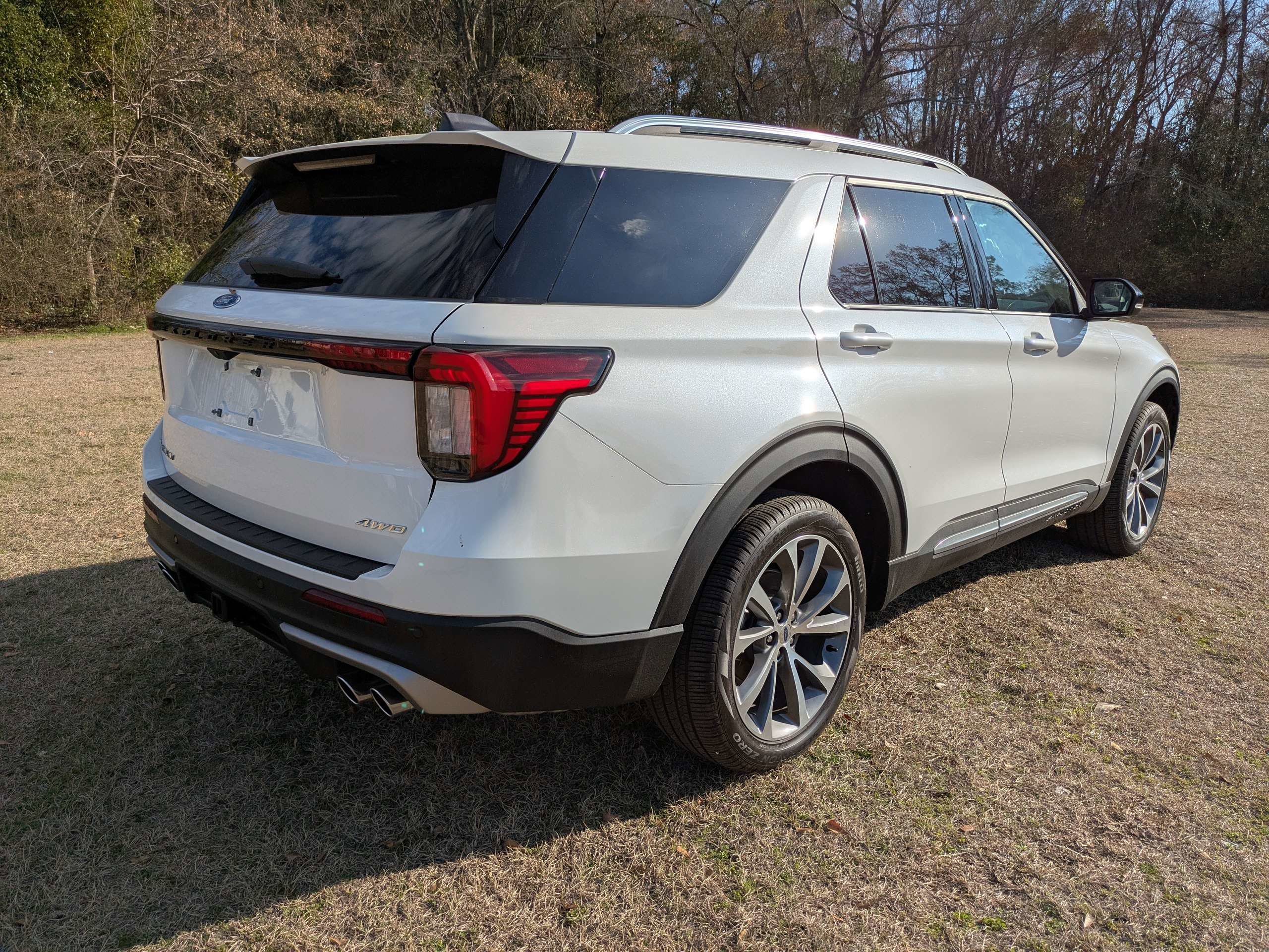 Certified 2025 Ford Explorer Platinum w/ Ultimate Package AWD/4WD image 4