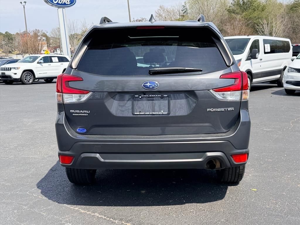 Used 2023 Subaru Forester Premium image 5