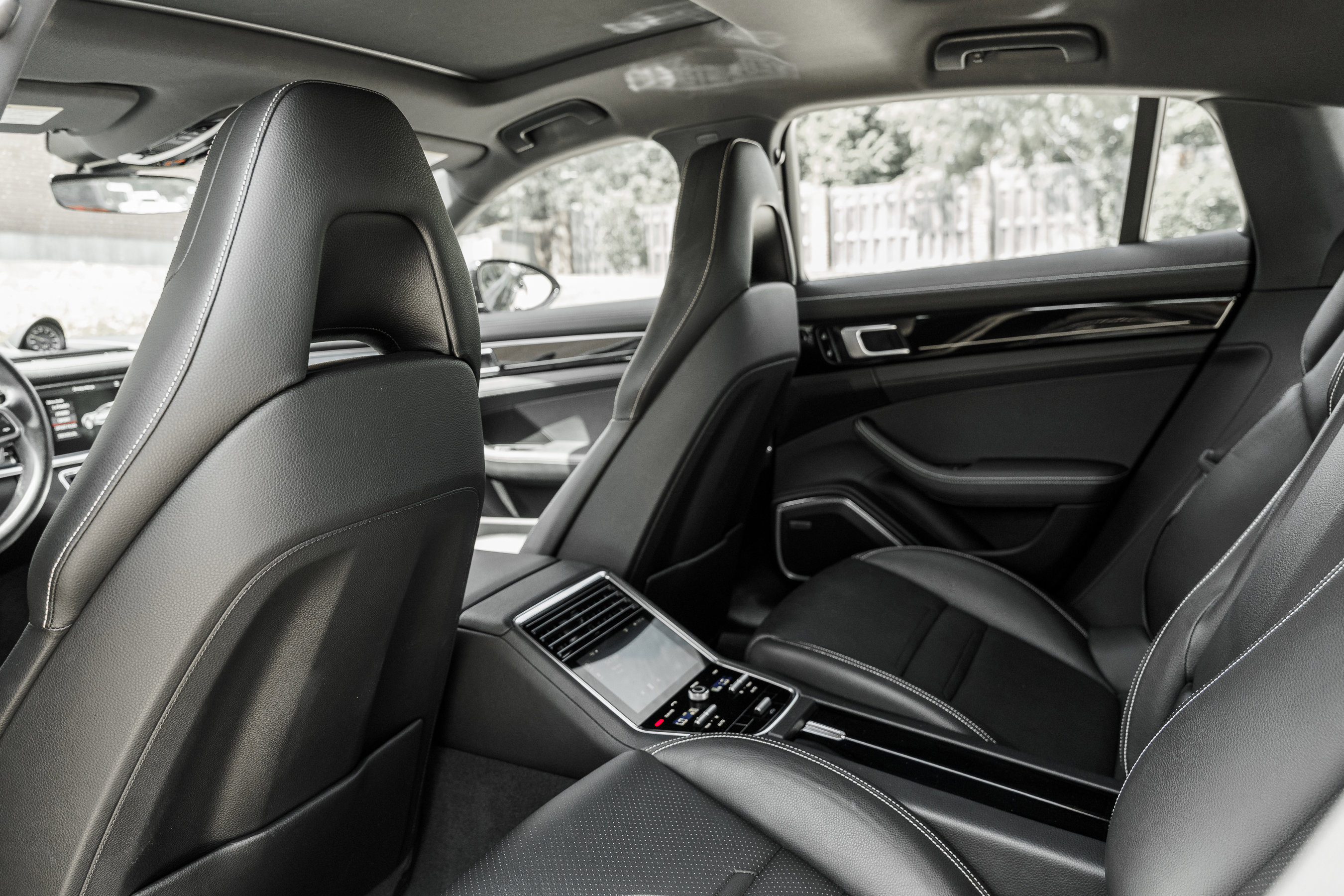 Used 2020 Porsche Panamera 4 image 27