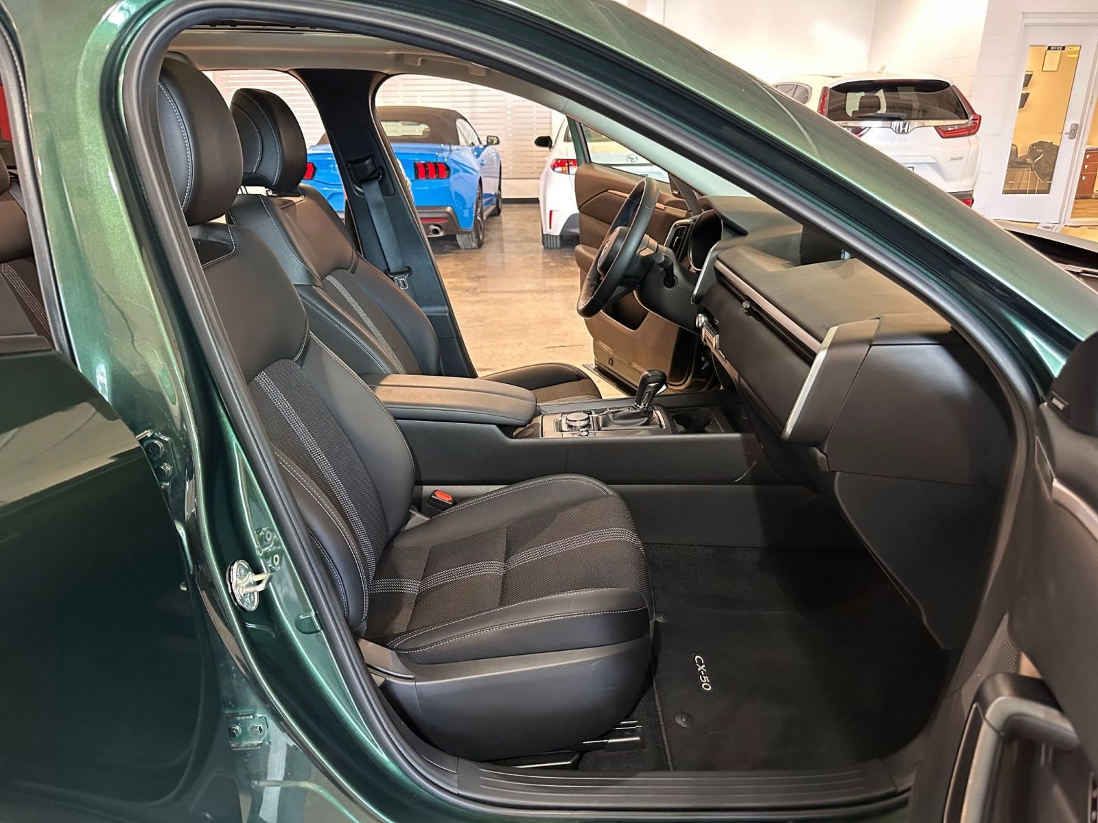 Used 2025 MAZDA CX-50 AWD 2.5 S w/ Premium Package image 38