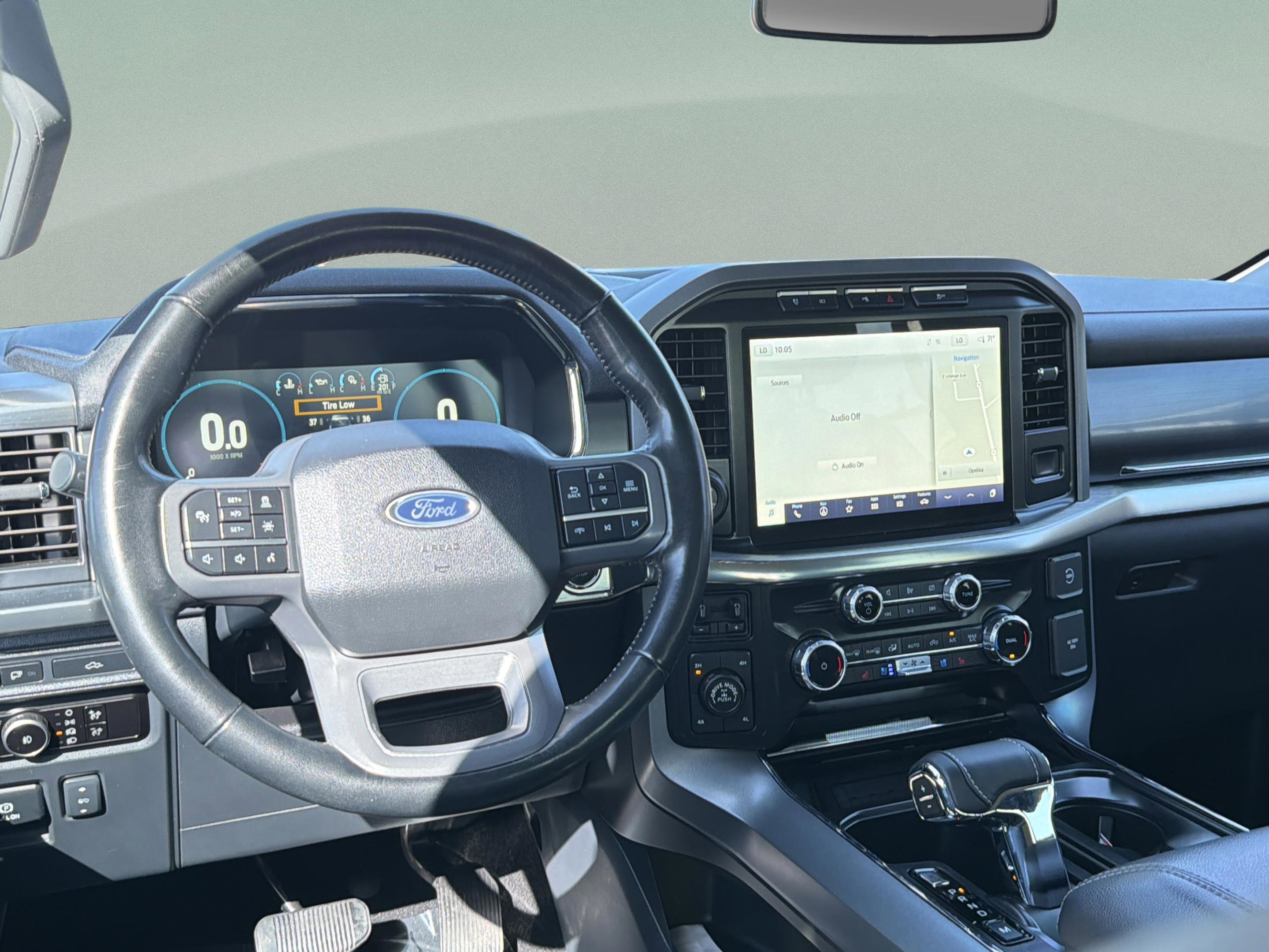 Used 2023 Ford F150 Lariat w/ Trailer Tow Package image 33