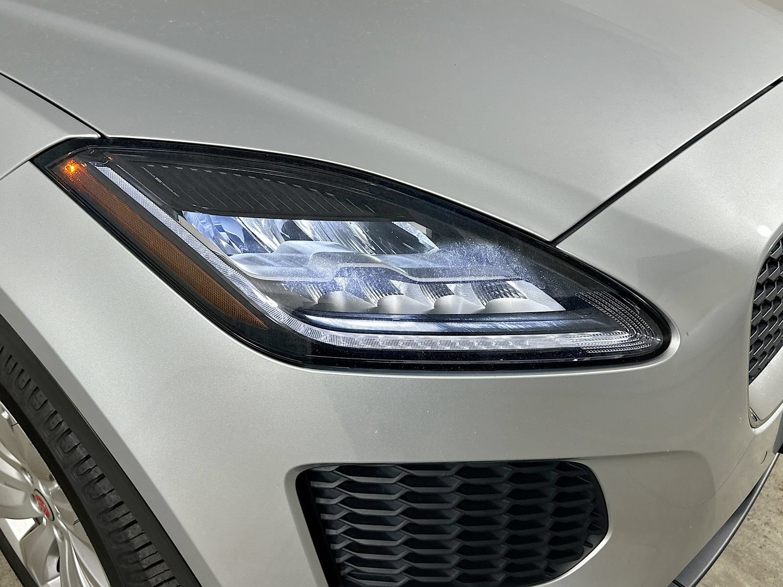 Used 2018 Jaguar E-PACE SE AWD/4WD image 10