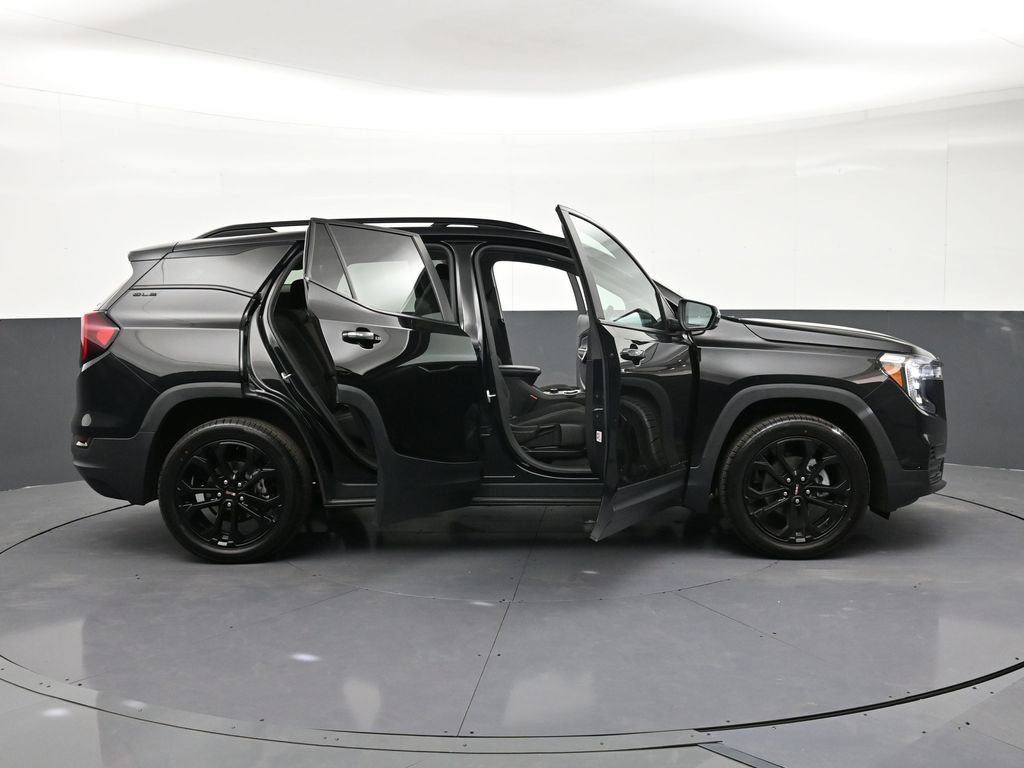 Used 2022 GMC Terrain SLE w/ Driver Convenience Package AWD/4WD image 33
