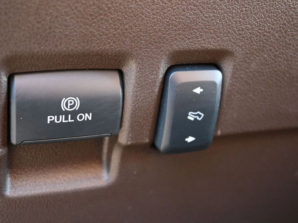 Used 2025 Ford F350 King Ranch w/ Chrome Package image 31