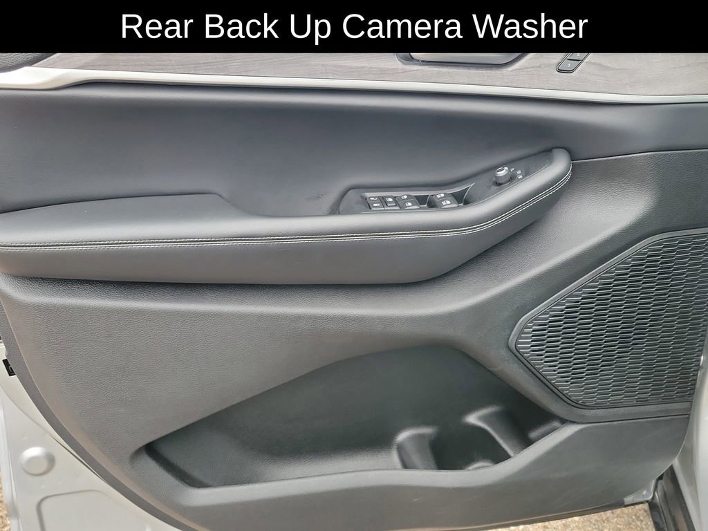 Used 2023 Jeep Grand Cherokee L Limited w/ Luxury Tech Group II image 11