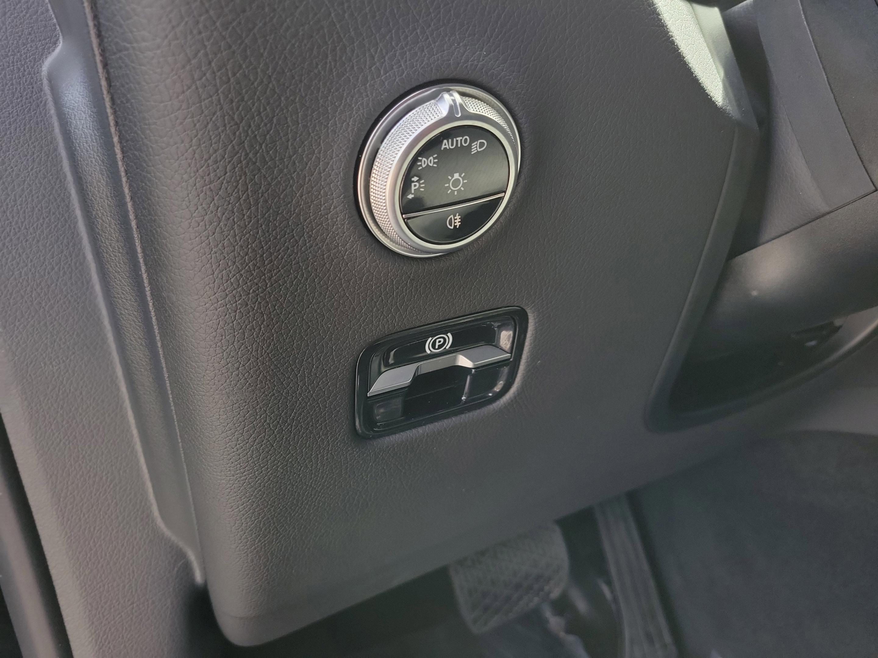 Used 2026 Mercedes-Benz GLC 300 image 24