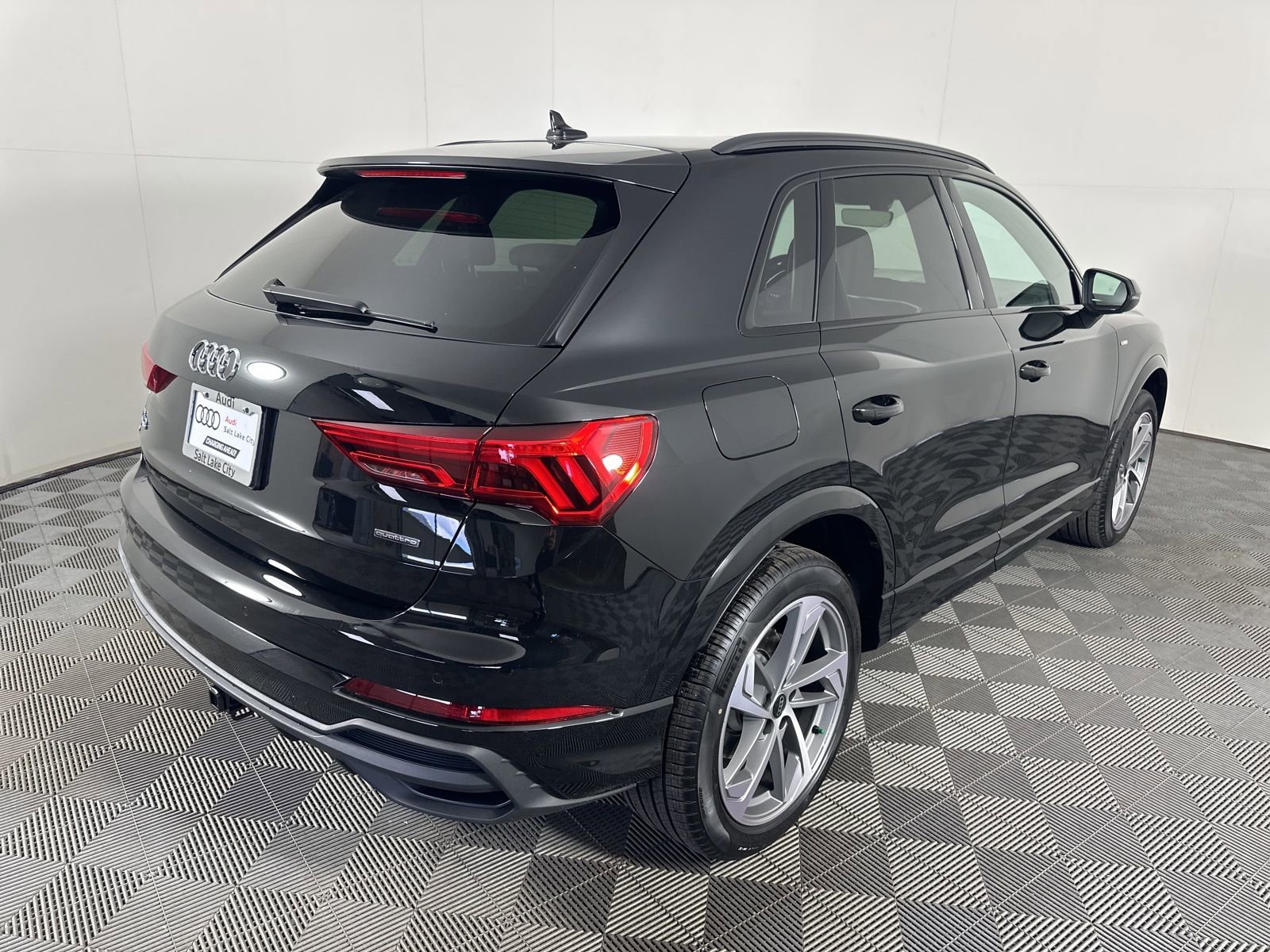 New 2025 Audi Q3 2.0T Premium AWD/4WD image 6