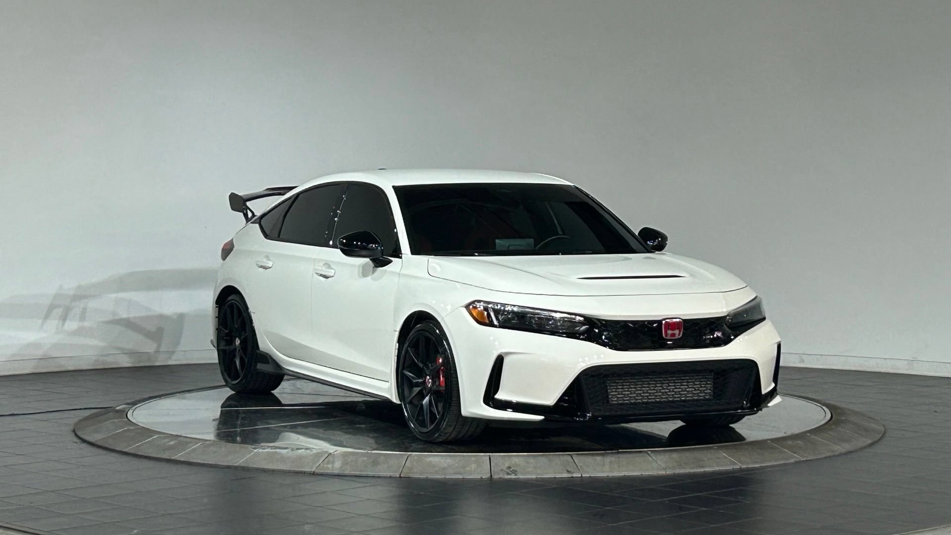 Used 2025 Honda Civic Type R image 2