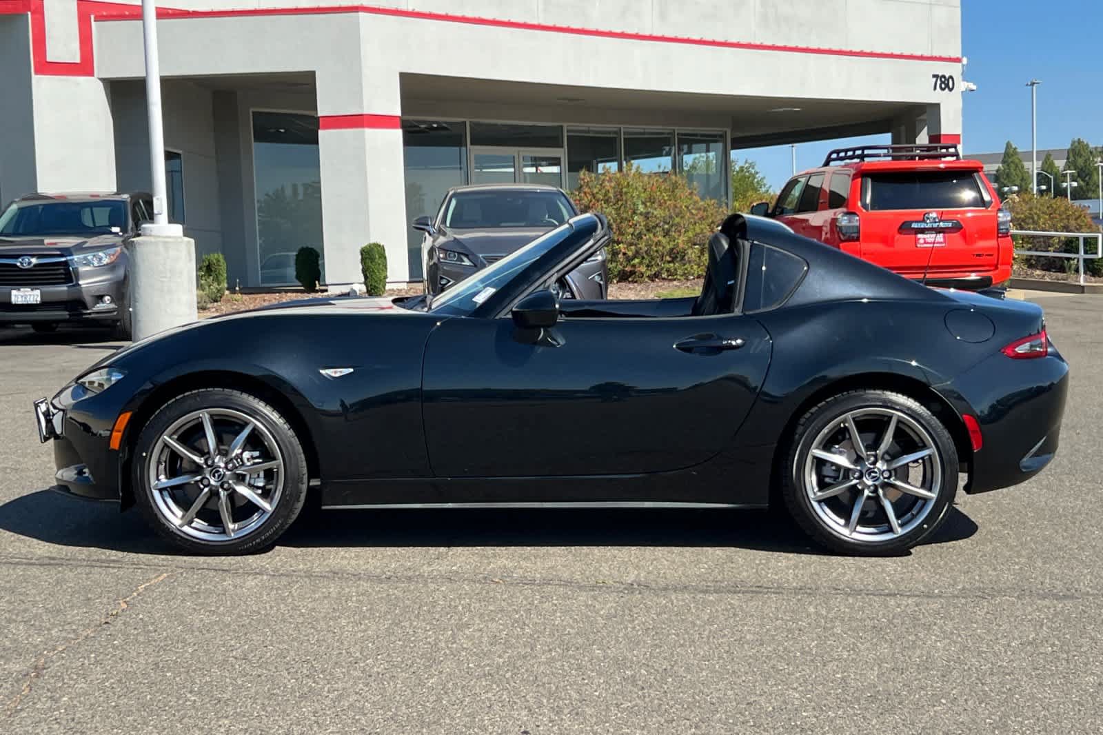 Used 2023 MAZDA MX-5 Miata Grand Touring RWD image 4