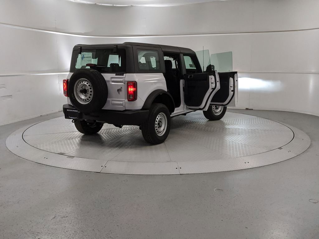 New 2025 Ford Bronco 4-Door image 9