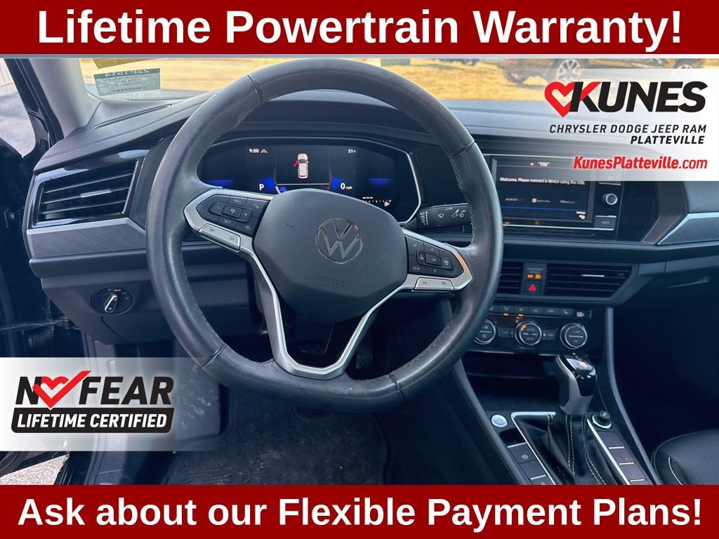 Used 2023 Volkswagen Jetta SE w/ Panoramic Sunroof Package image 15