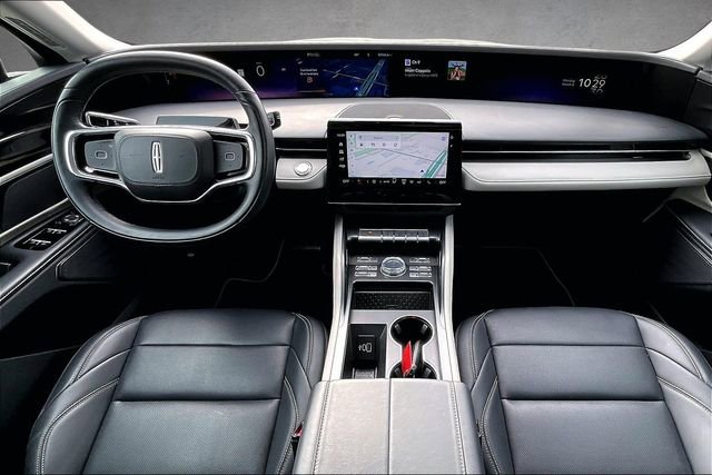 Used 2025 Lincoln Nautilus Premier AWD/4WD image 14