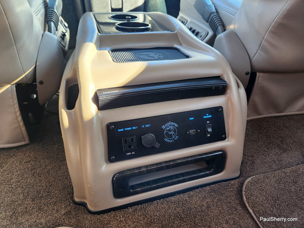 Used 2019 Chevrolet Express 2500 w/ Enhanced Convenience Package RWD image 40