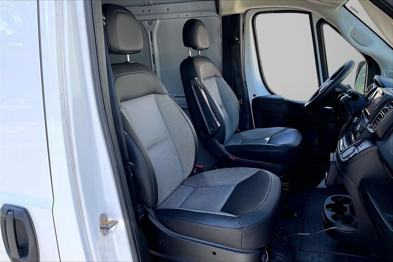 Used 2025 RAM ProMaster 2500 w/ Convenience Group FWD image 21