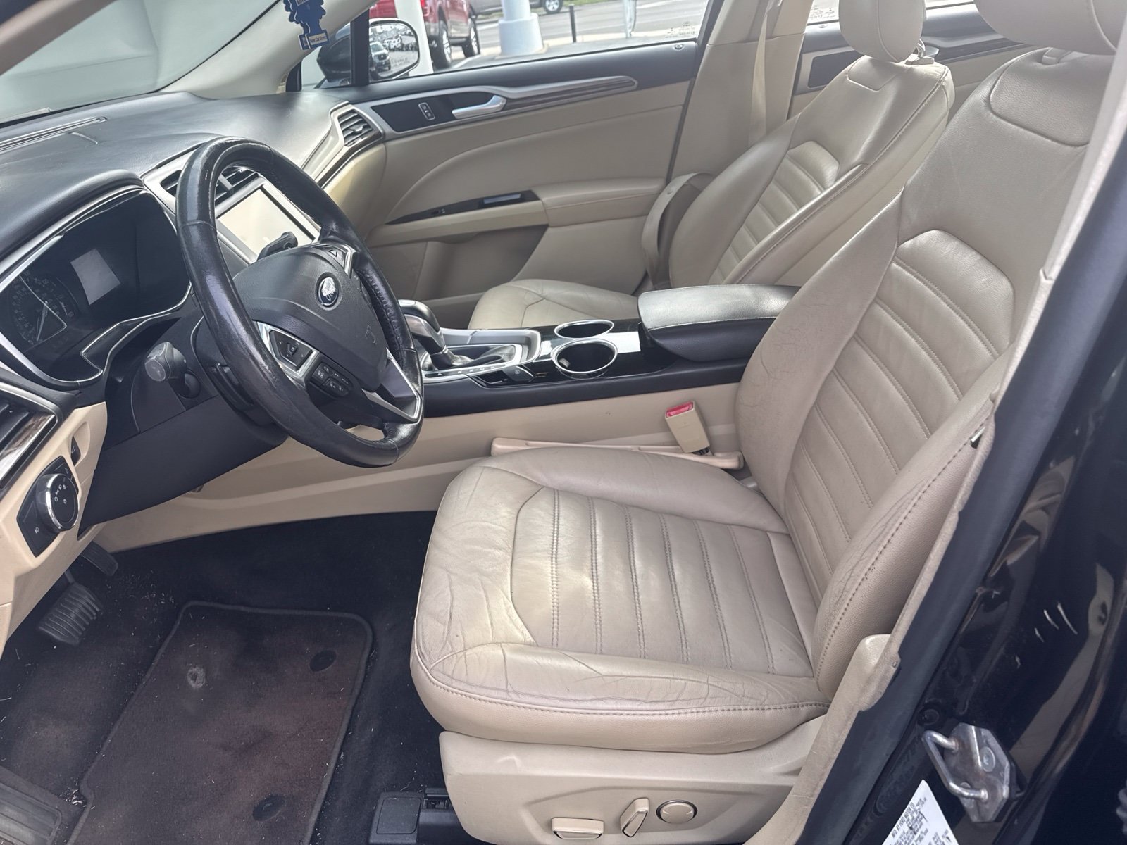 Used 2013 Ford Fusion SE FWD image 10