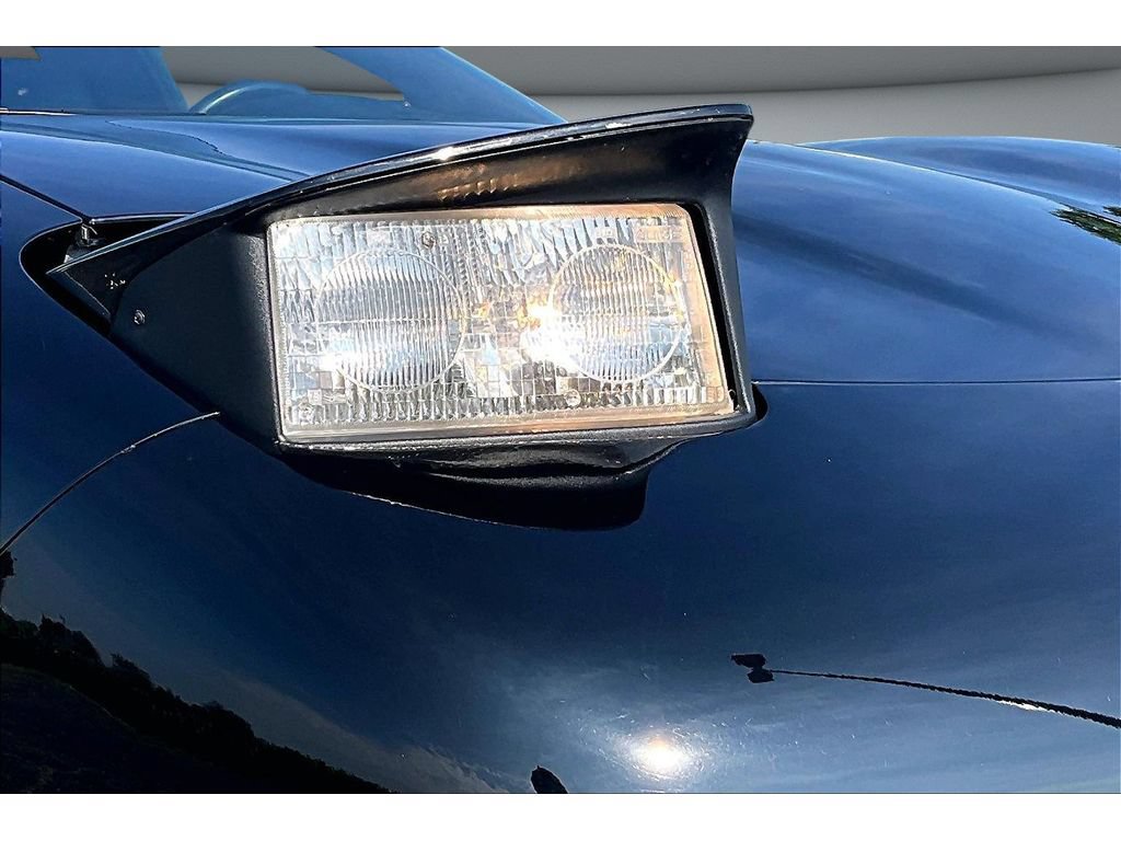 Used 2002 Chevrolet Corvette Coupe w/ Preferred Equipment Group2 RWD image 38