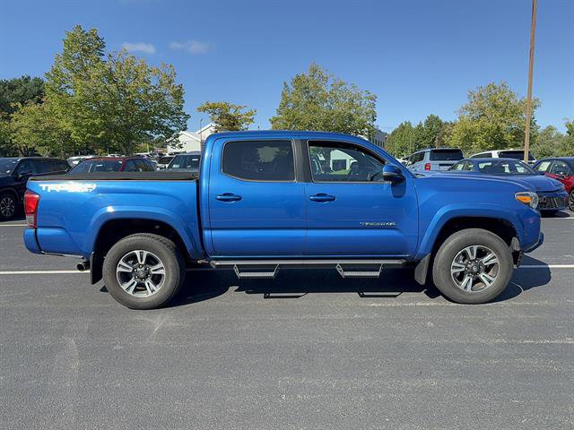 Used 2016 Toyota Tacoma TRD Sport w/ Towing Package AWD/4WD image 4