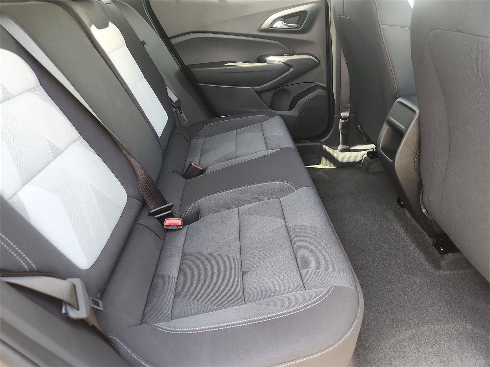 Used 2026 Chevrolet Trax LS FWD image 23