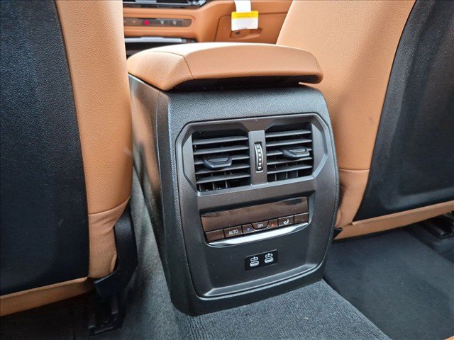Used 2026 BMW 330i xDrive Sedan w/ M Sport Package AWD/4WD image 18