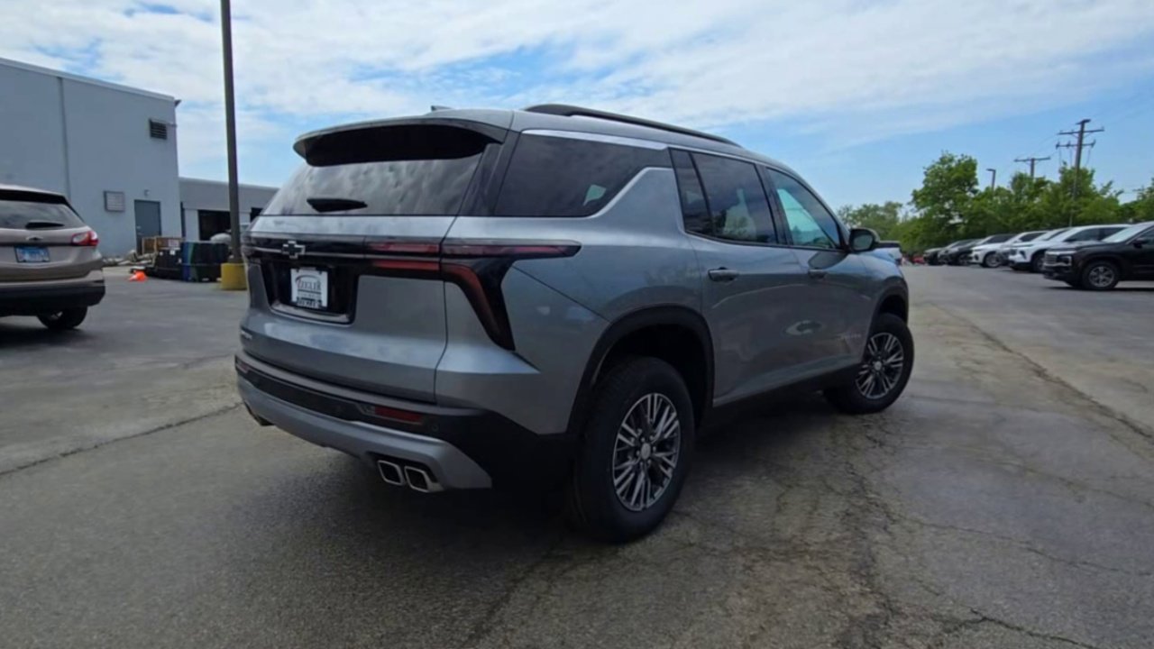 New 2025 Chevrolet Traverse LT w/ LPO, Floor Liner Package image 33