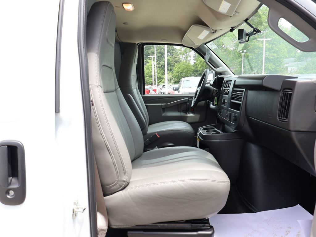 New 2026 Chevrolet Express 3500 Extended w/ Driver Convenience Package RWD image 26