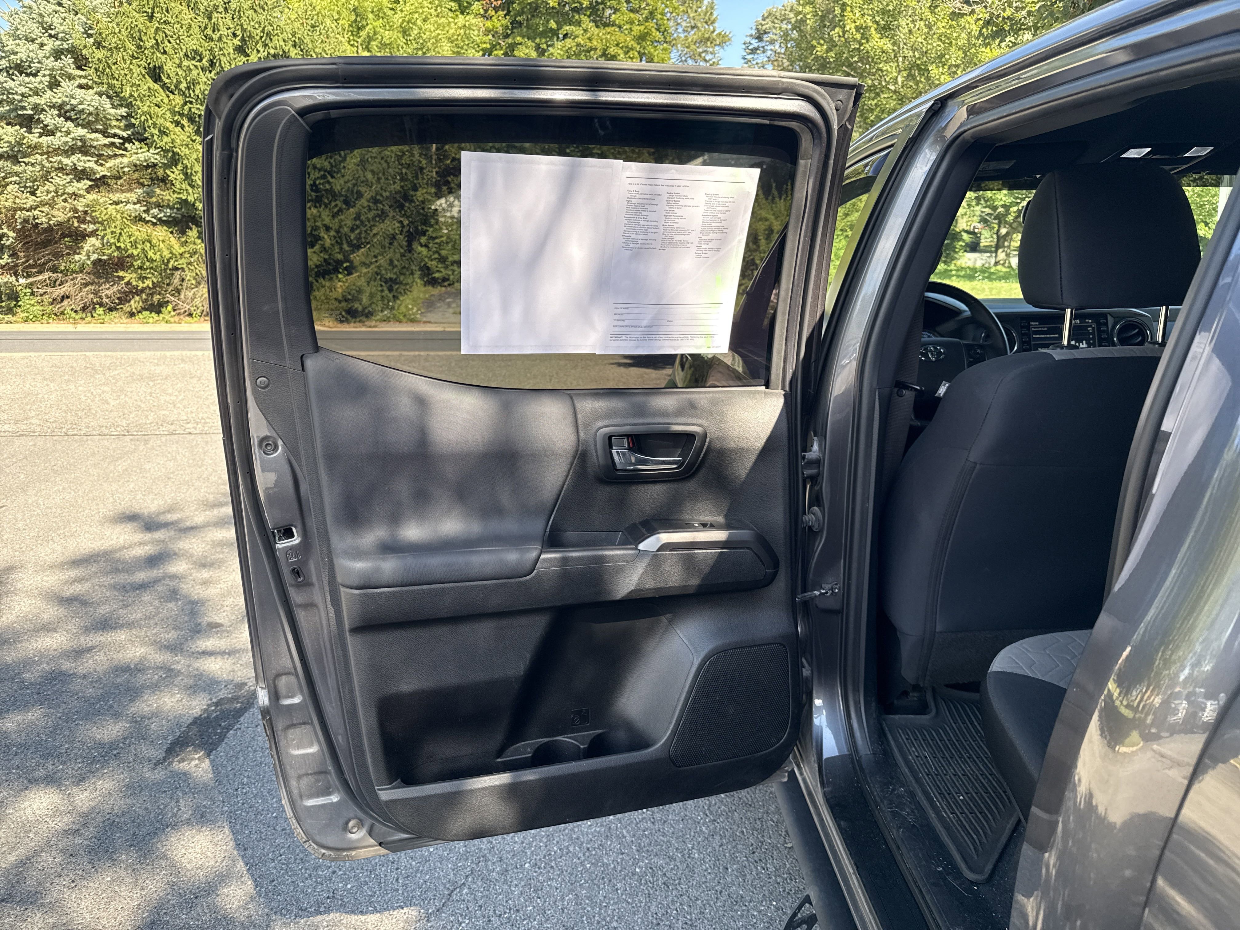 Used 2022 Toyota Tacoma TRD Off-Road w/ Technology Package image 13