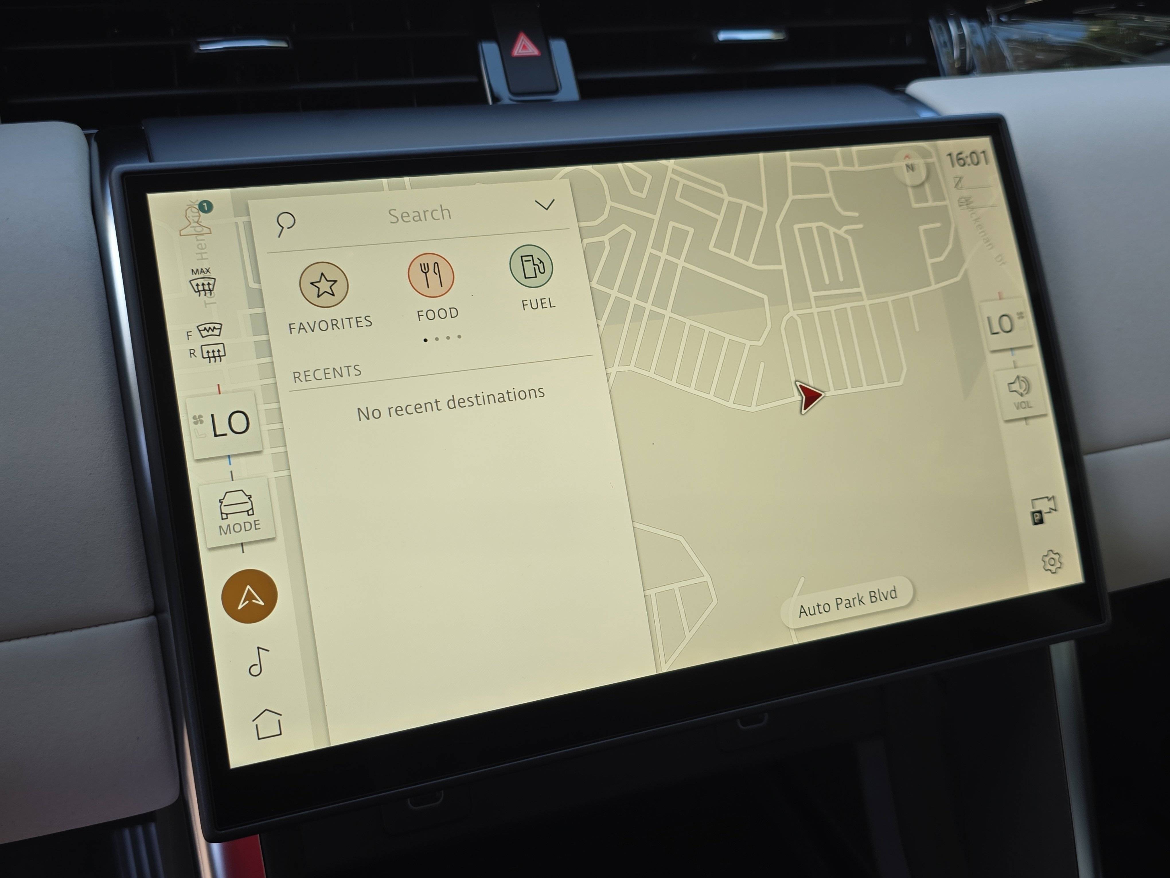 New 2025 Land Rover Discovery Sport S image 22