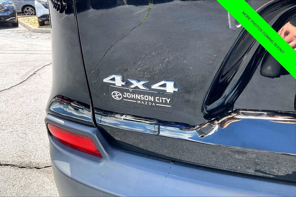 Used 2019 Jeep Cherokee Latitude w/ Popular Appearance Group AWD/4WD image 8
