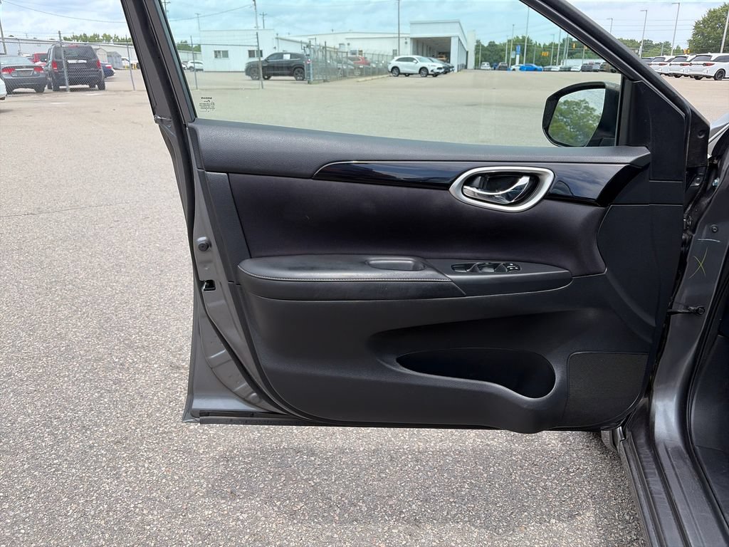 Used 2016 Nissan Sentra SV FWD image 12