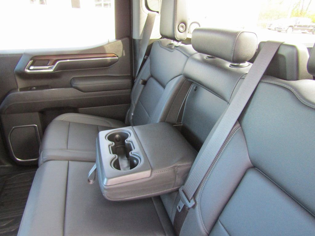 Used 2023 GMC Sierra 1500 SLT image 37