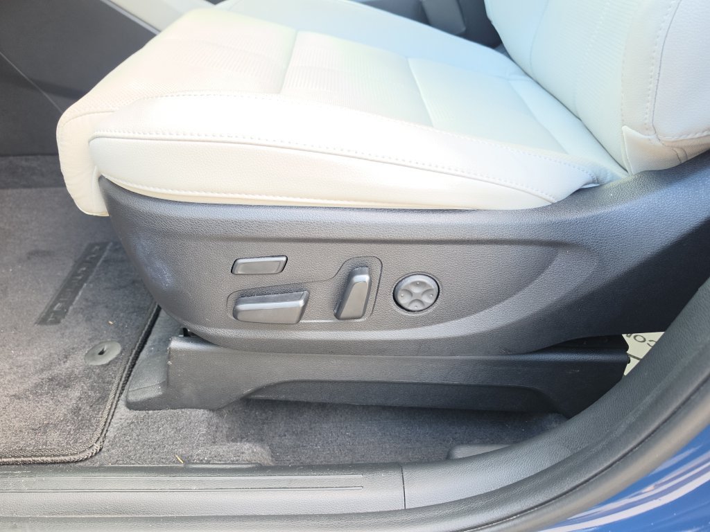 Used 2024 Kia Telluride SX w/ Towing Package FWD image 17