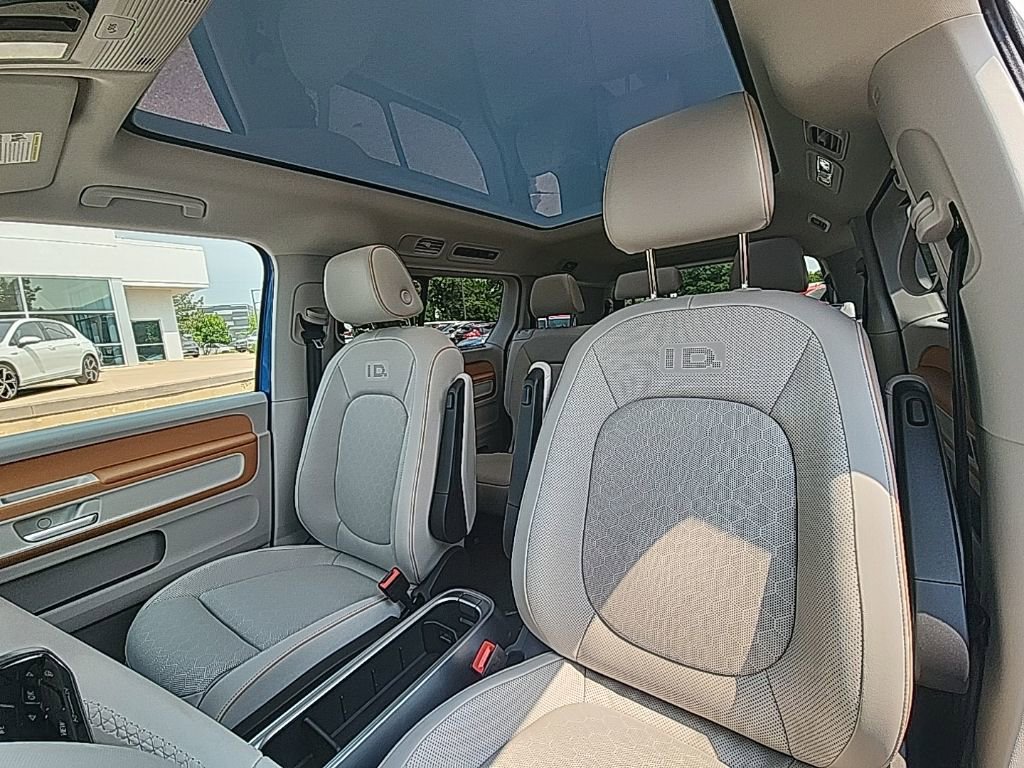 New 2025 Volkswagen ID. Buzz 1st Edition image 12